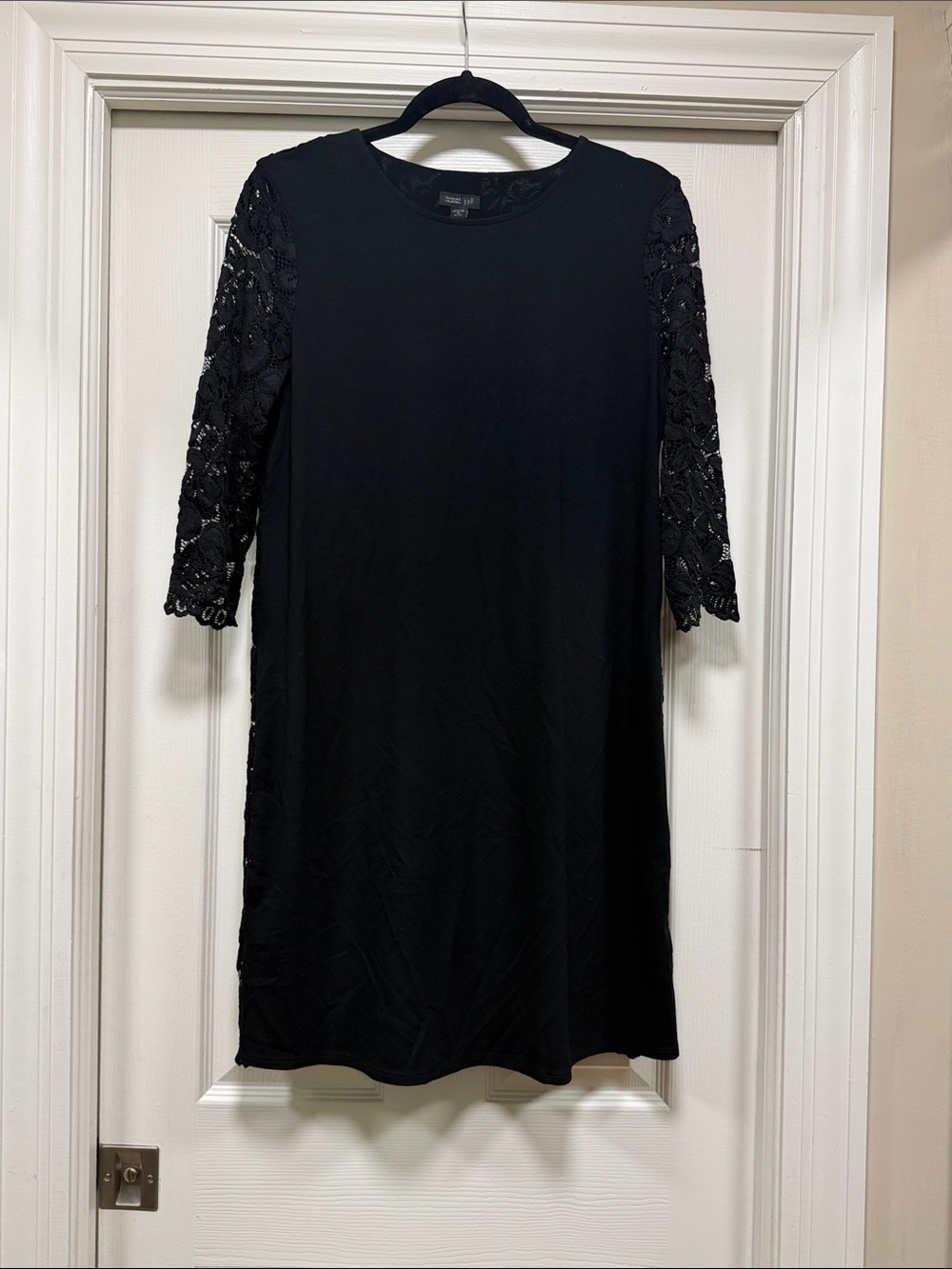Black Lace Sleeve Shift Dress